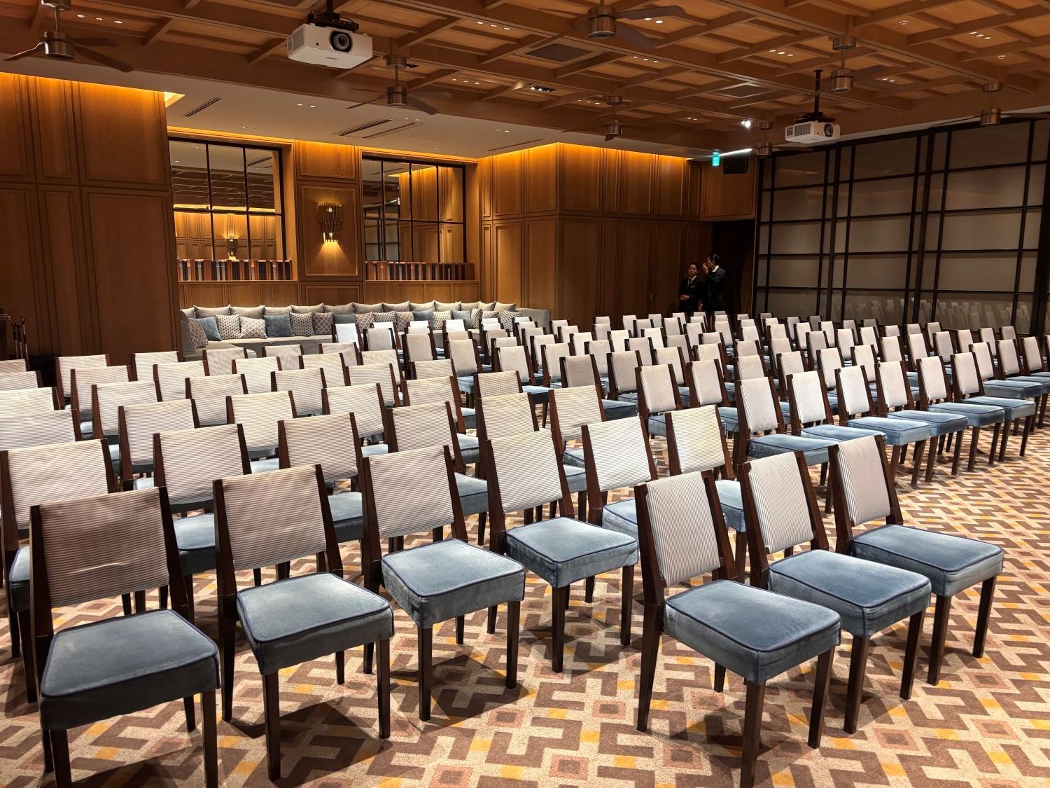 大人数対応のトークイベント開催事例